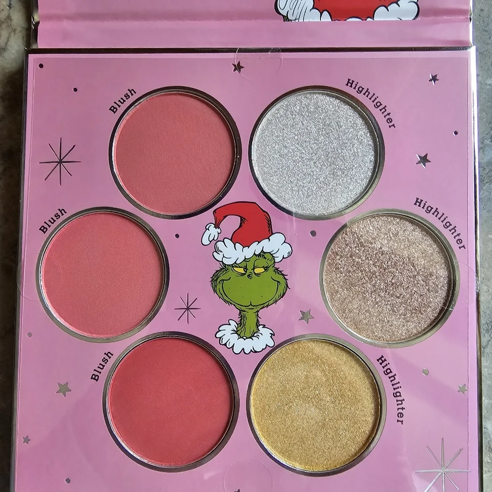 The Grinch Complexion Palette